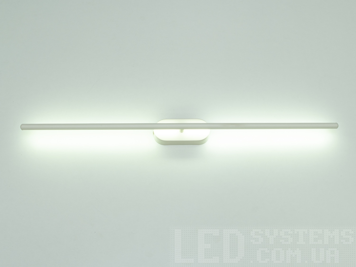Мінімалістичний лінійний LED настінний LED світильник призначений для використання на стіні. Настінний світлодіодний світильник має кілька режимів: холодний 6400К, нейтральний 4500К, теплий 2700К. Настінний світильник не сліпить рахунок матеріалу - силікону, до того ж цей матеріал дуже міцний і гнучкий - його важко пошкодити. Завдяки відображенню від поверхні стіни світло виходить м'яким і ненав'язливим. Застосовуються для створення приємного освітлення, що заповнює. Застосовується в квартири (кухні, спальні, коридори ...), ресторани, кафе або закусочні. Ви і ваші гості завжди будуть у захваті від світла наших LED-світильників. Кріпиться до стіни, до гіпсокартону або до інших настінних поверхонь.