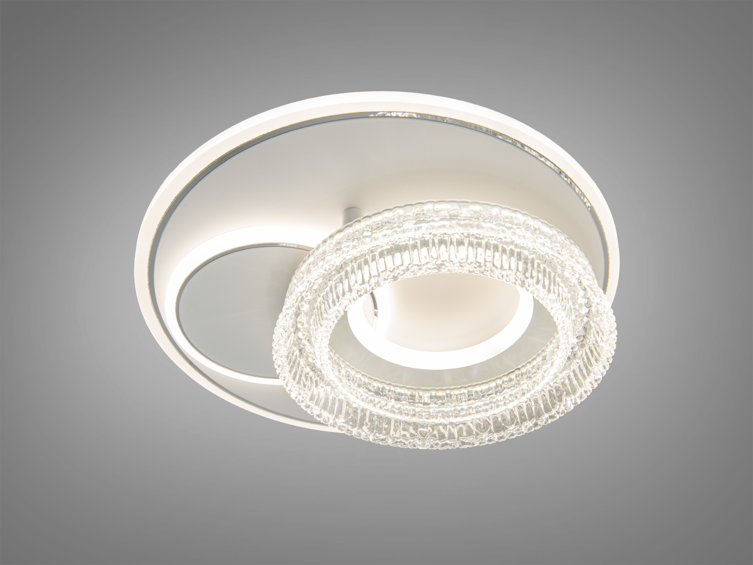 Стельова LED люстра Diasha 46 Вт та 2530 лм для 8 м². Три режими 3200/4100/6500K з керуванням від настінного вимикача. Металевий каркас, акриловий розсіювач, кріплення на монтажну планку.