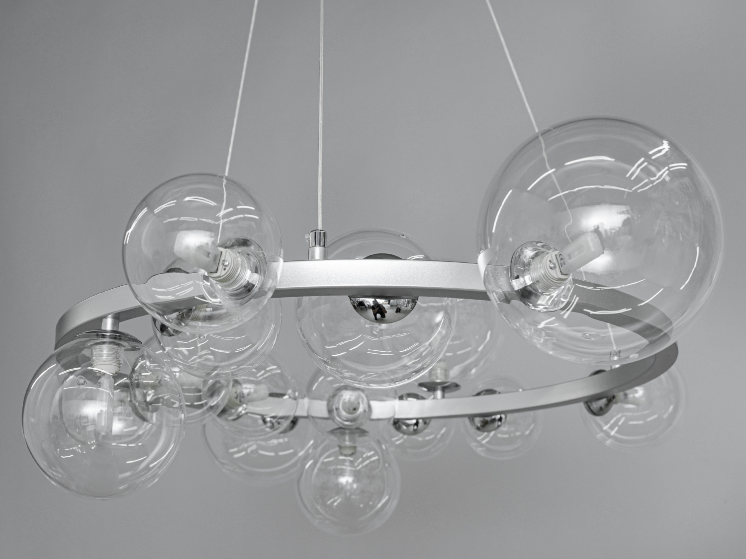 Люстра спеціально розроблена під світлодіодні лампи стандарту G9.