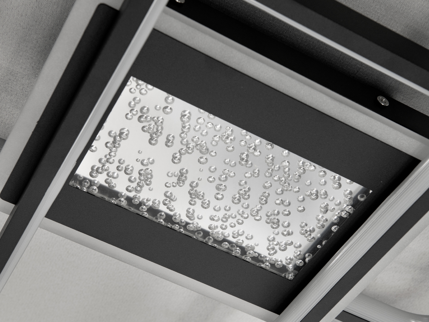 Оригінальна LED люстра у вітальню з пультом, чорна, 125W на 18м2