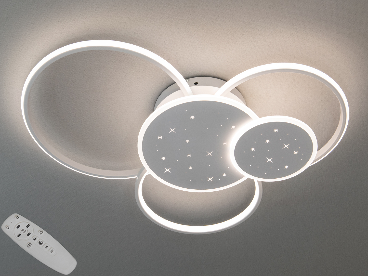Яскрава LED люстра в дитячу з димером, біла, 100W на 14м2