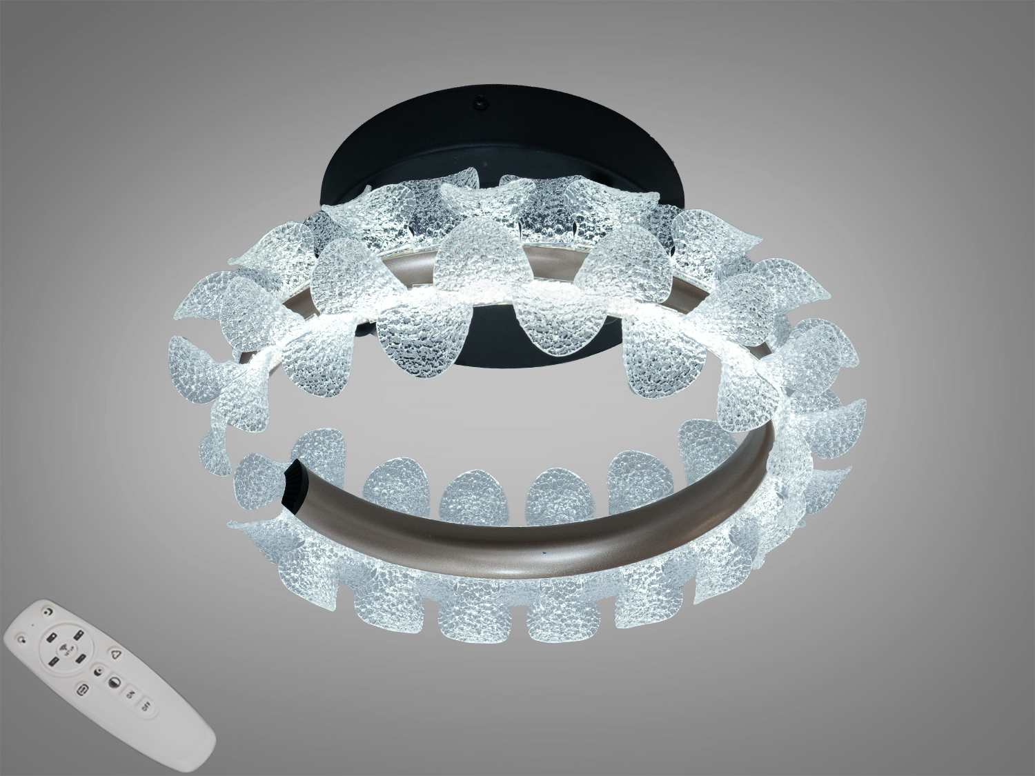 Стельова LED люстра 40 W у кольорі шампань з пультом. Півкільце з акрилу, три температури 3200/4100/6500К. Для кімнат до 7 м², мала висота, легка вага, керування пультом і вимикачем.