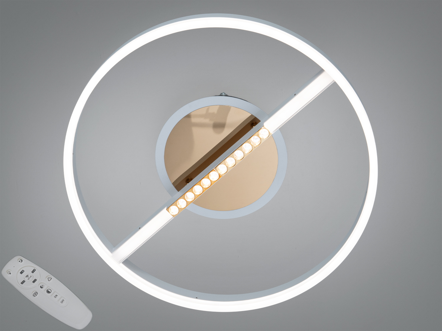 Стельова лампа з дистанційним керуванням, білий круглий корпус, підходить для різних освітлювальних сценаріїв.