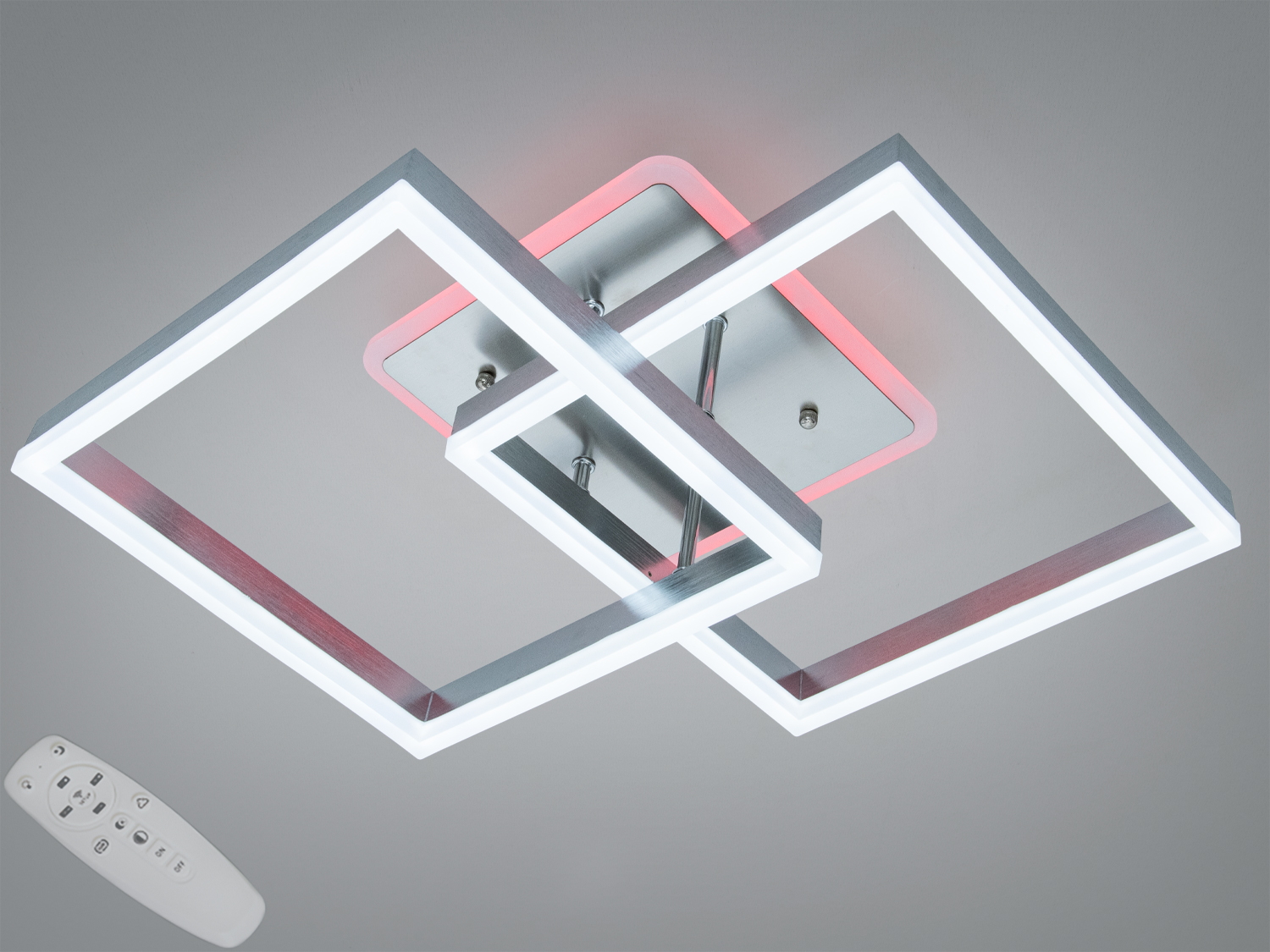 Стельовий світильник з двома квадратами та пультом дистанційного керування. Підсвічування червоного кольору додає акценту в інтер’єрі.