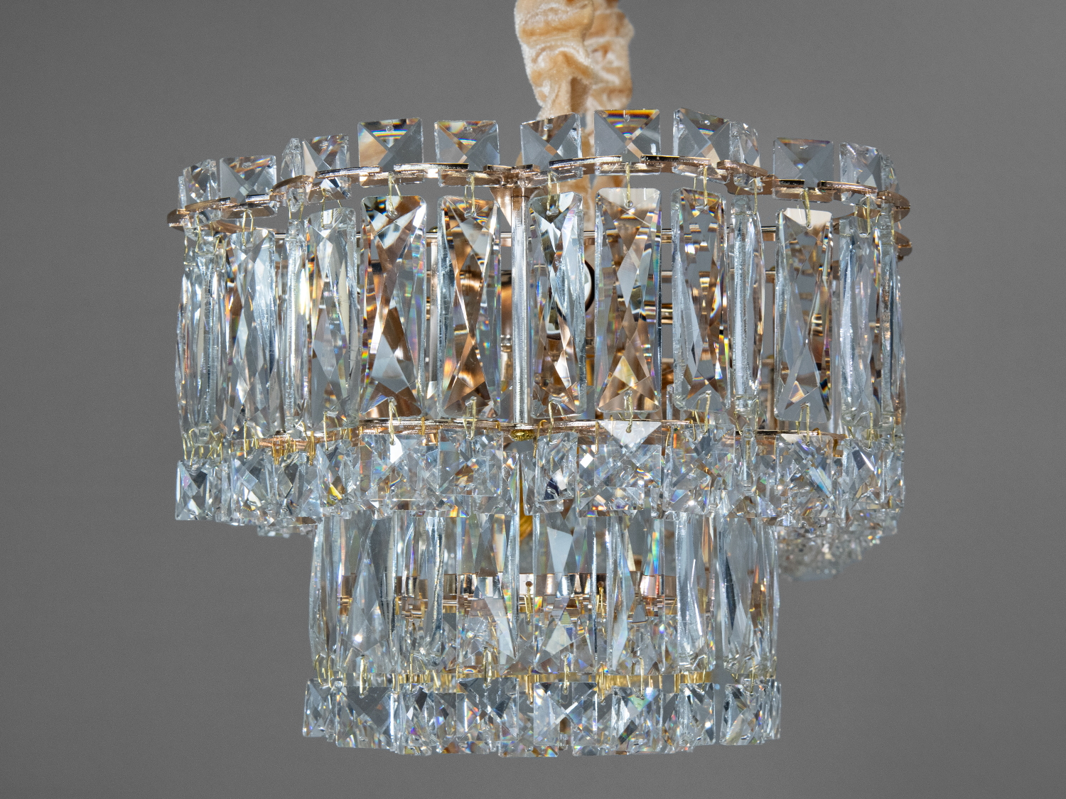 Кришталева люстра Diasha золото багатошаровий дизайн