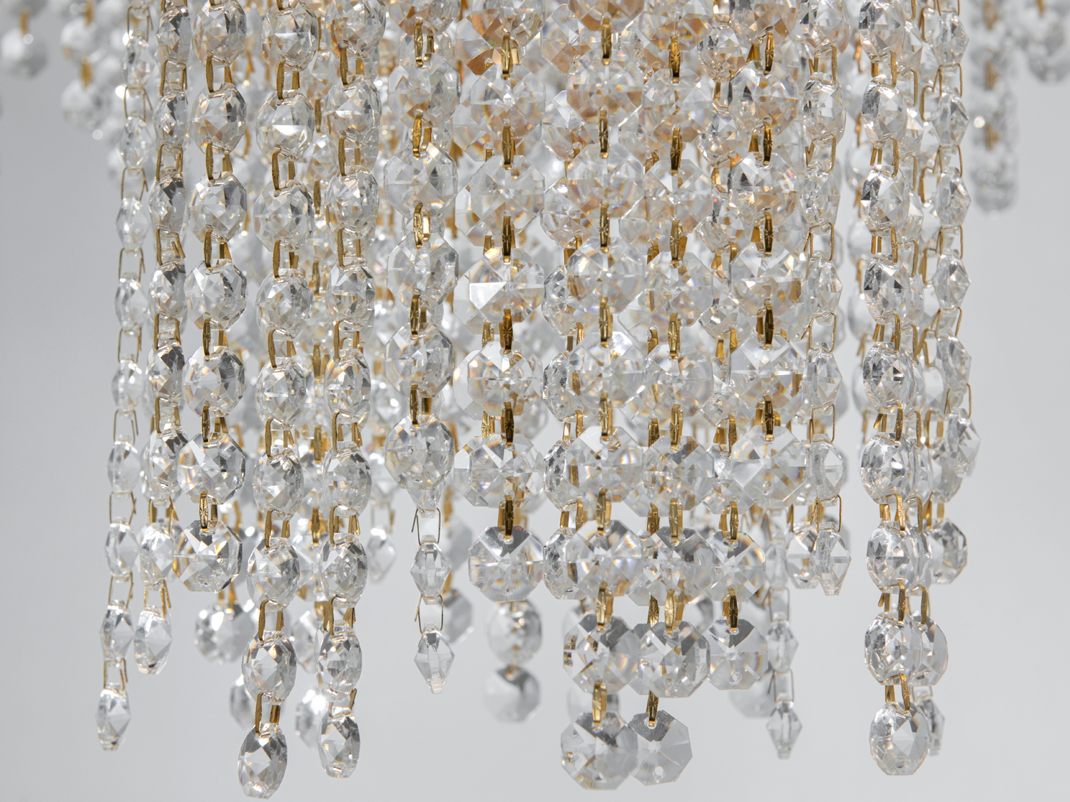 Кришталева люстра Diasha 376 золотиста LED підвісна двоярусна