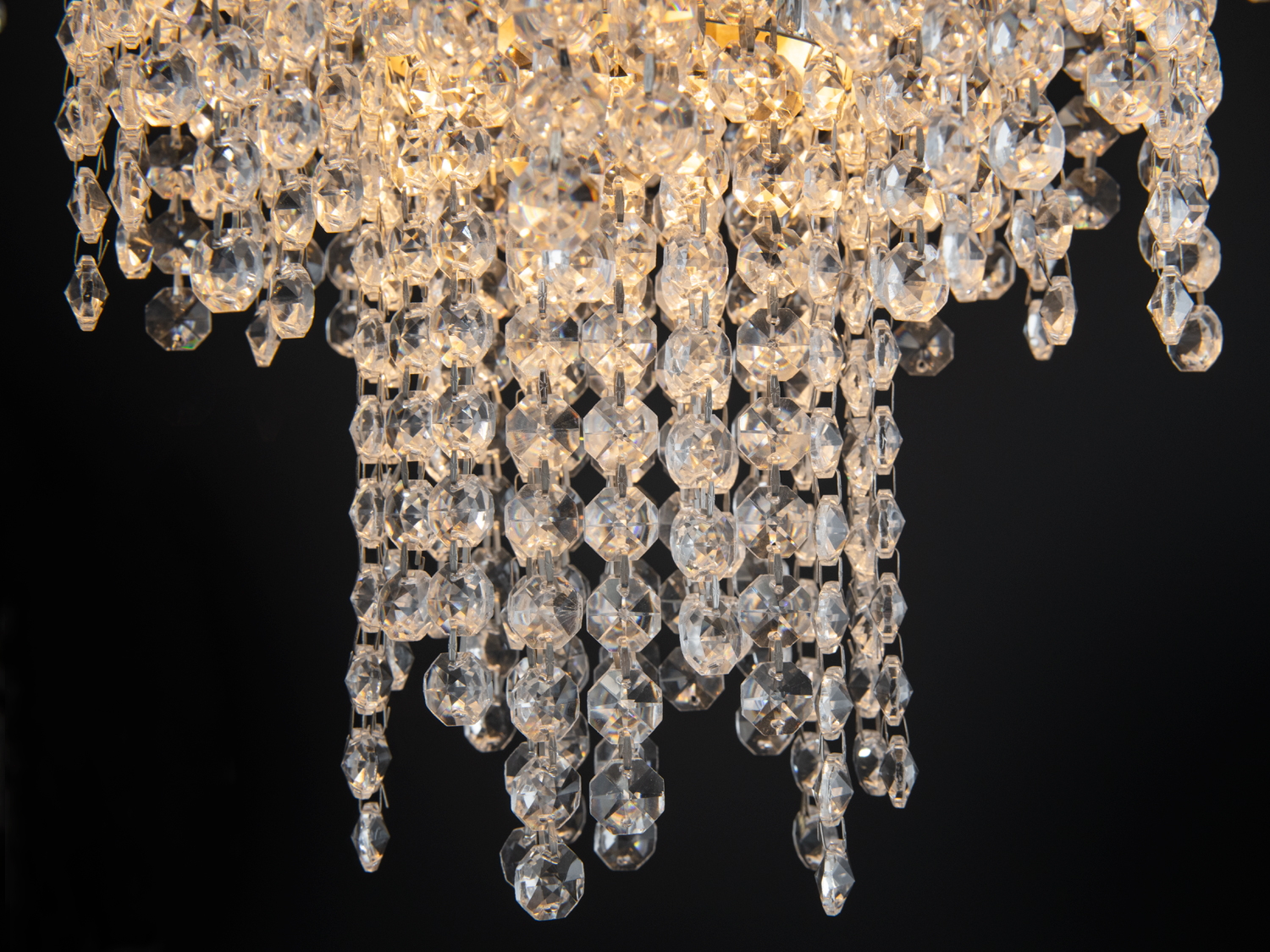 Кришталева люстра Diasha 376 хром 125Вт каскадний дизайн