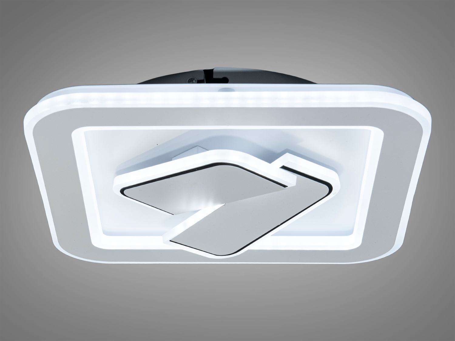 Світлодіодний світильник квадратної форми з м’яким білим світлом, ідеальний для офісного простору. Виготовлений з міцного матеріалу, забезпечує рівномірне освітлення.