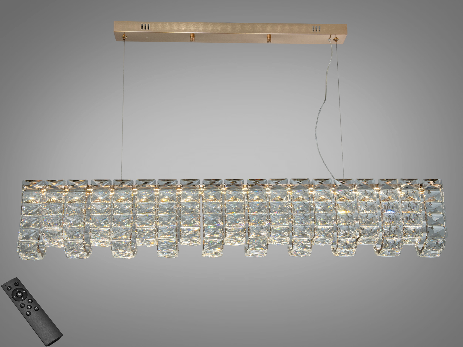 Підвісна LED люстра Diasha 52 Вт у золотому кольорі з кришталевими елементами та пультом для регулювання яскравості. Ідеальна для кімнат до 10 м².