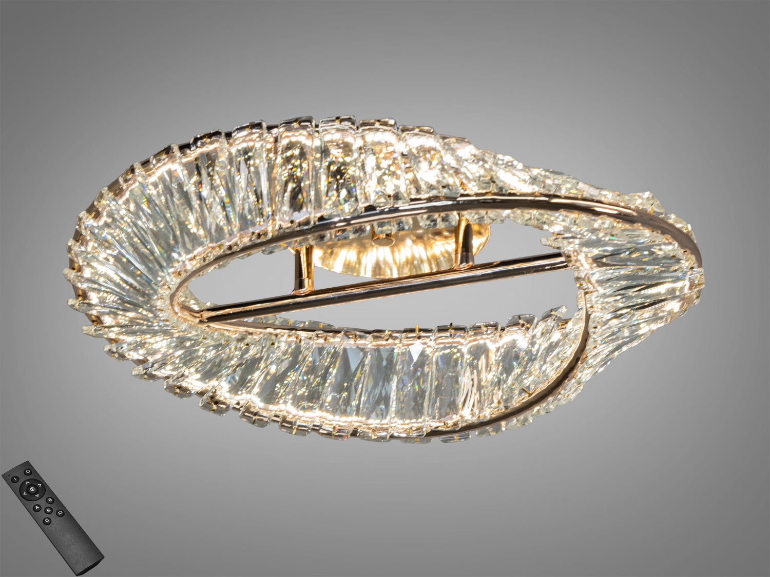 Світильник з пультом дистанційного керування, що дозволяє регулювати яскравість. Ідеальний для вітальні.