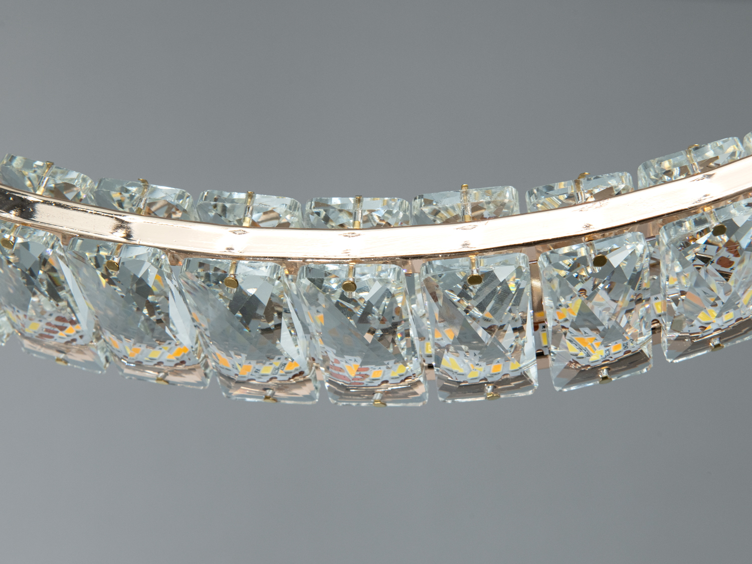 Світлодіодна підвісна люстра 568-1000G-LS золото 107 Вт освітлення до 18 м²