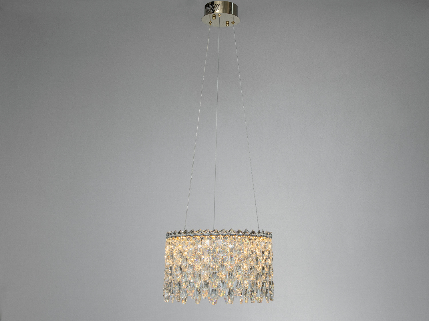 Підвісна світлодіодна люстра Diasha 52 Вт у золотому кольорі з кришталевими елементами та регульованою висотою для кімнат до 10 м².