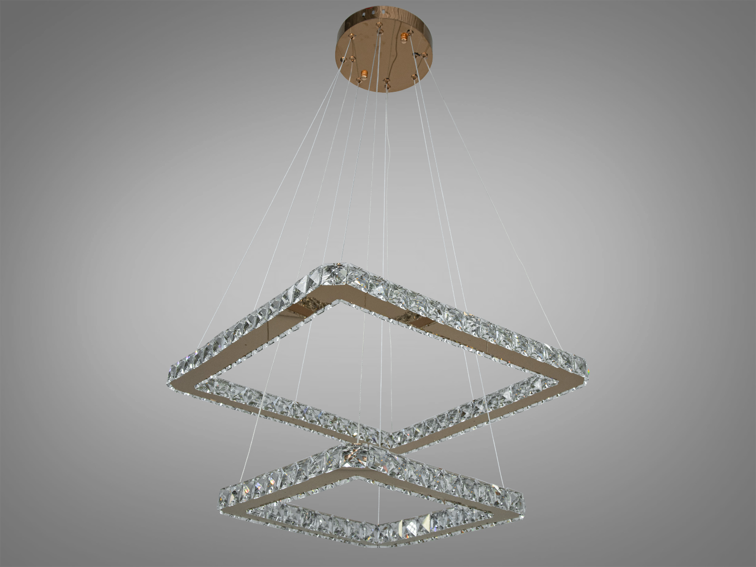 Підвісний світильник з двома квадратними плафонами, прикрашеними кристалами. Ідеально підходить для сучасних інтер′єрів.