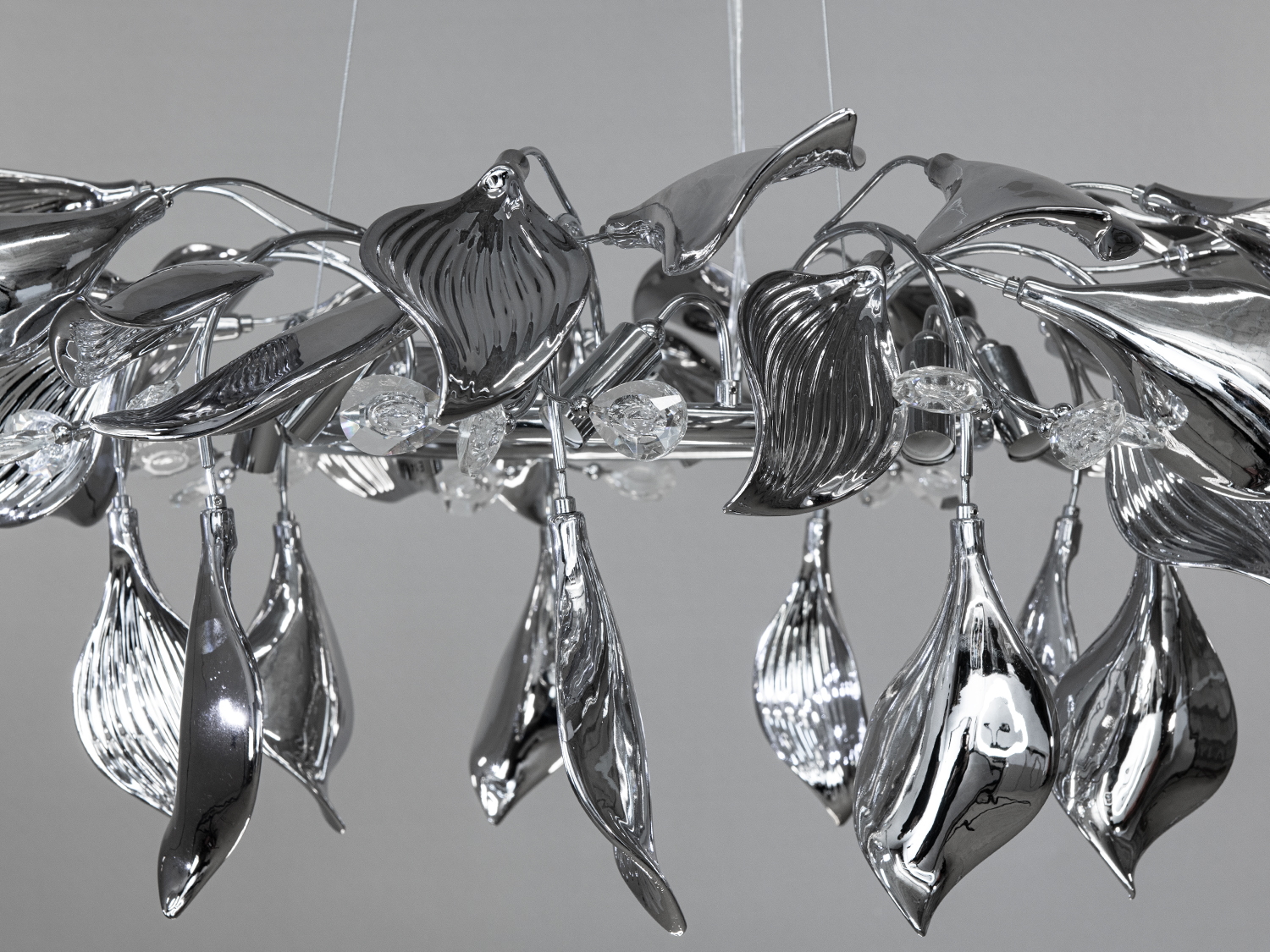 Розкішна порцелянова люстра у вітальню, колір хром, на 8 ламп