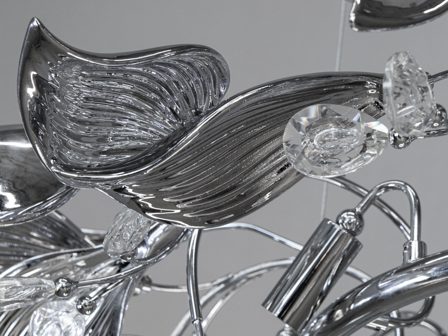 Розкішна порцелянова люстра у вітальню, колір хром, на 8 ламп