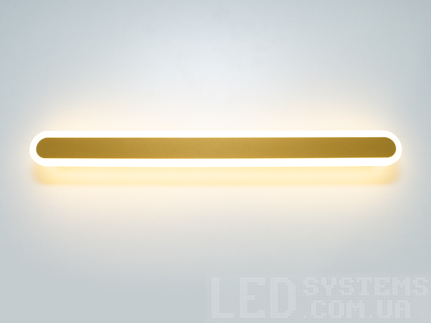 Світлодіодний світильник з лінійним підсвічуванням з незвичайним виконанням плафонів, що обрамляють LED лампи. LED світильник є ідеальним рішенням для акцентного (елементного) підсвічування в інтер'єрі - підсвічування дзеркал, картин, стінних ніш, особливих деталей інтер'єру і є не просто утилітарним світильником як звичайне лінійне підсвічування. Світильник має унікальні світлодіодні енергозберігаючі лампи. Які за дуже низької споживаної потужності створюють потужний світловий потік. Витончені накладні світлодіодні світильники призначені для створення яскравого світлодіодного освітлення з регульованою температурою кольору від теплого білого до холодного білого. Перемикання спектрів світіння світлодіодного світильника здійснюється простим вимкненням-вмиканням. Кріпиться до будь-яких видів поверхонь універсальним кріпленням-на планку.