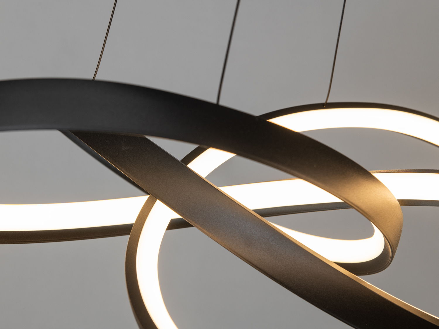 Сучасна LED люстра у вітальню, колір чорний, 100W на 15м2