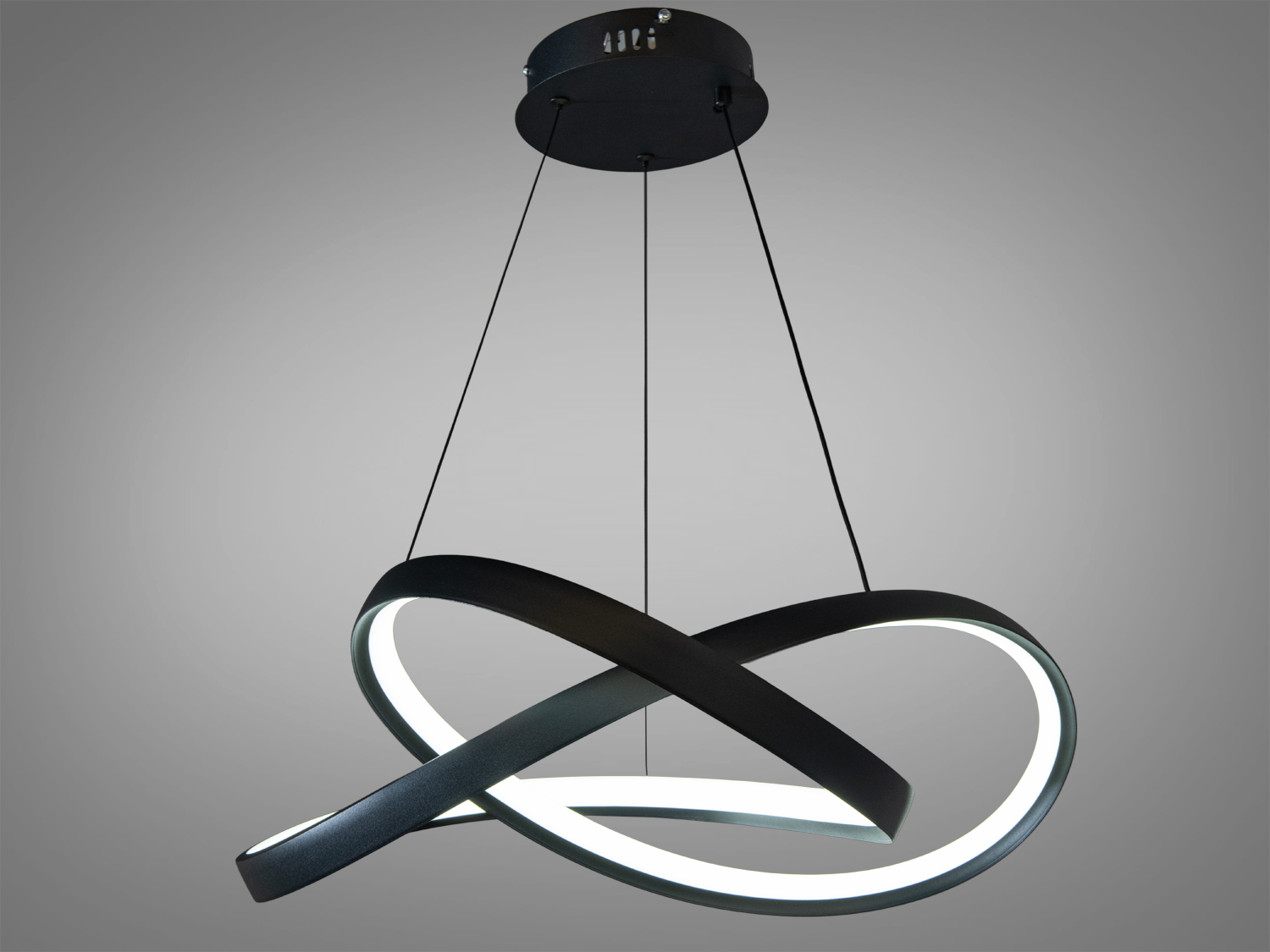 Підвісний світильник у формі нескінченності з чорного металу з LED освітленням для сучасних інтер′єрів.