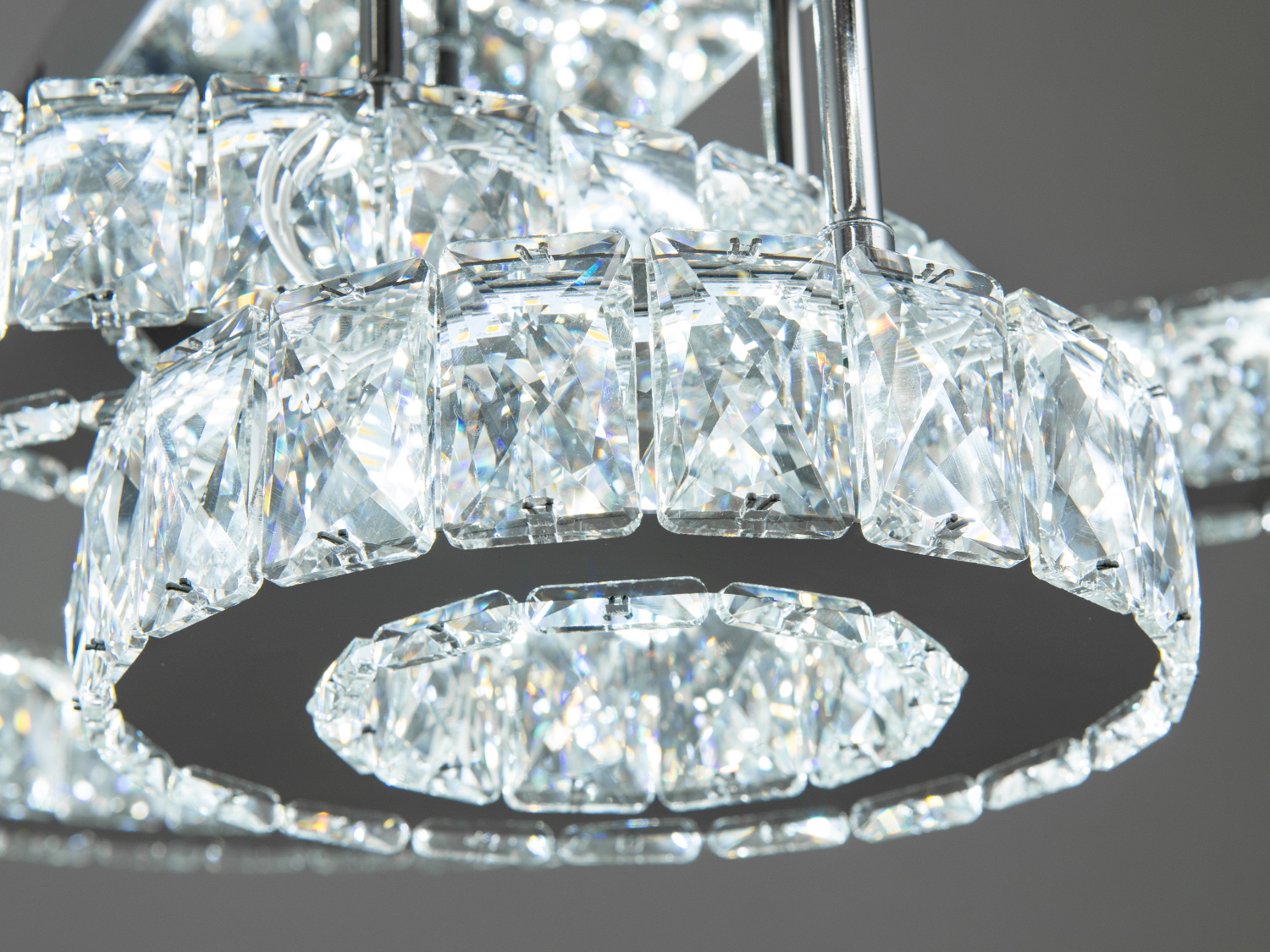 Кришталева LED-люстра у вітальню з пультом, колір хром, 75W на 11м2