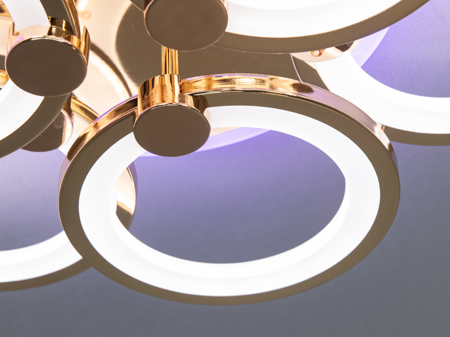 LED люстра для залу з підсвічуванням, колір золото, 85W на 12м2