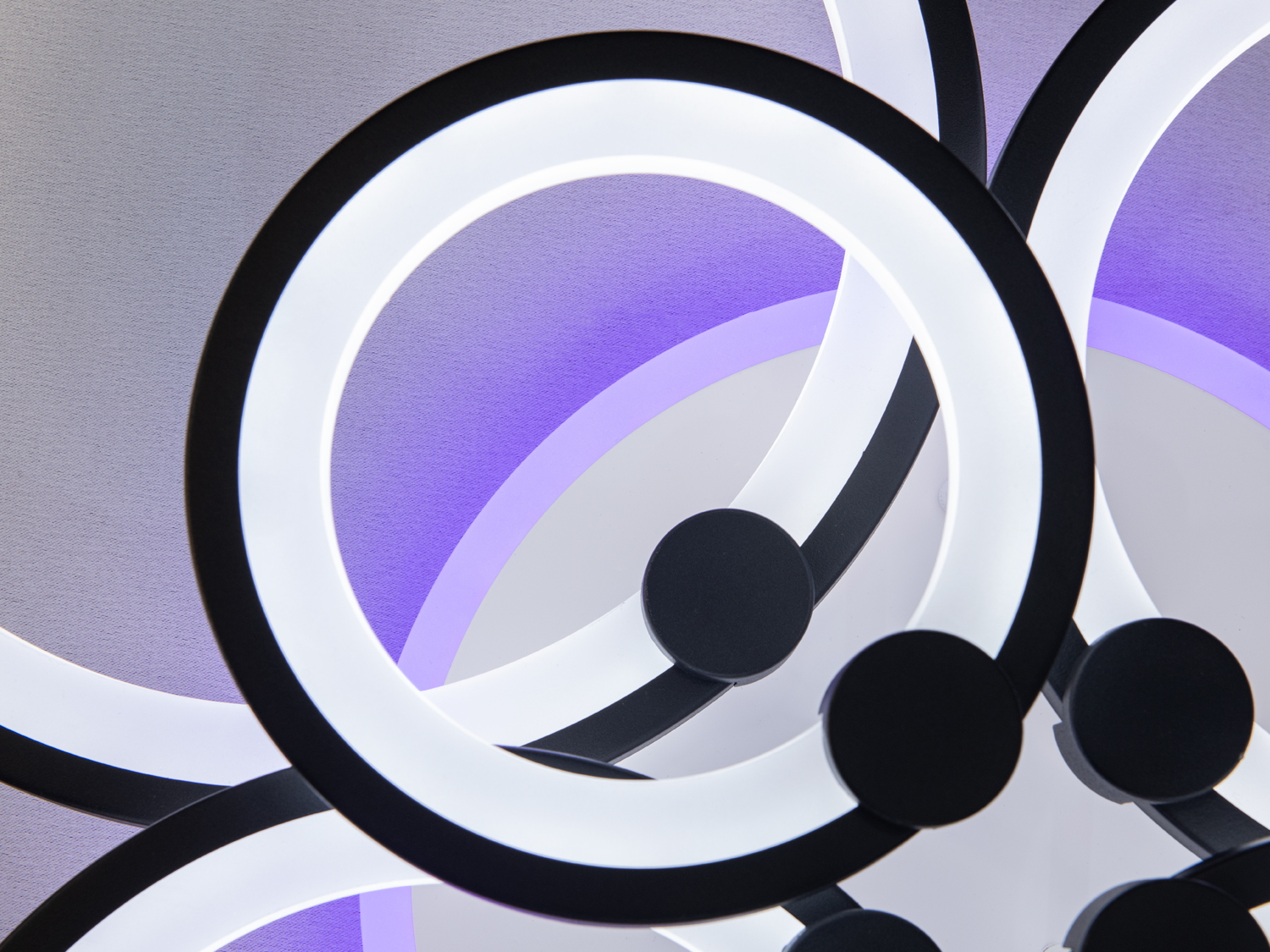 Світлодіодна люстра в стилі модерн, колір чорний, 135W на 19м2