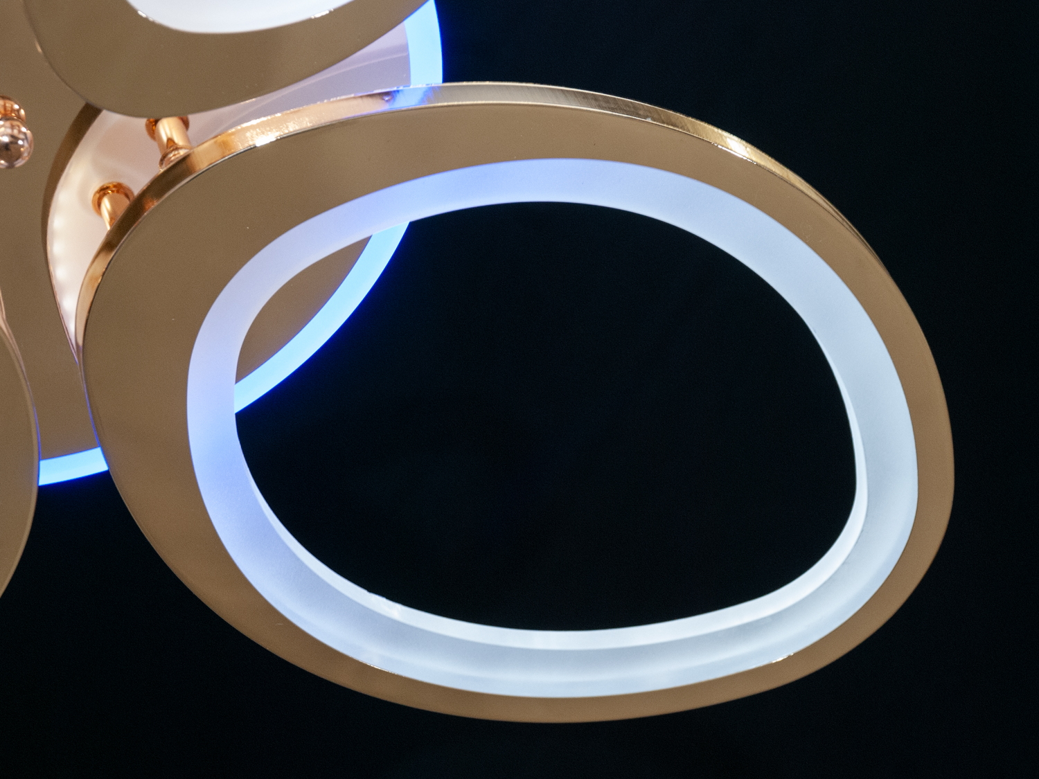 Стельова LED люстра в дитячу з диммером, колір золото, 85W на 12м2