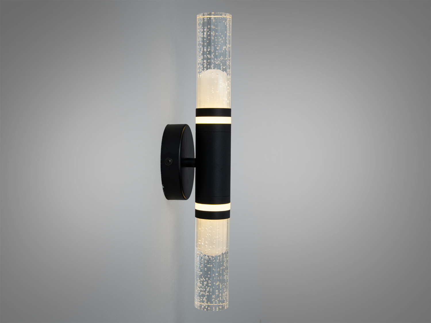 Настінний світильник з прозорого скла з бульбашками, чорний корпус, тепле світло, ідеальний для ванної кімнати.