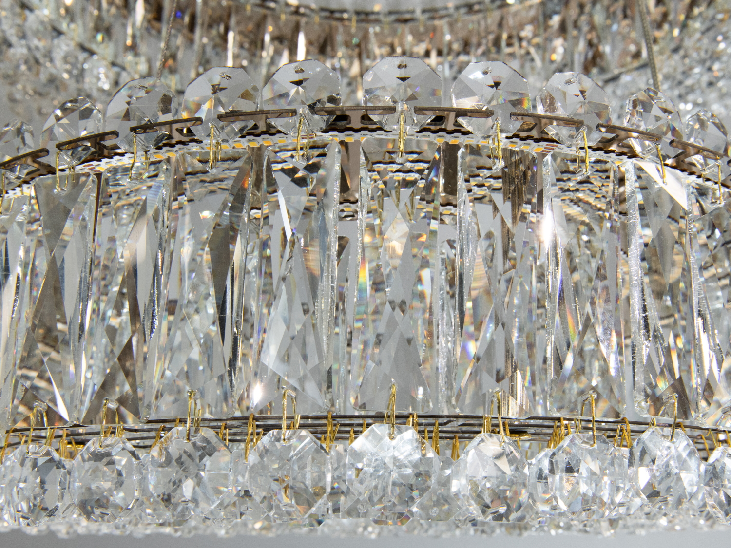 Підвісна люстра Diasha LED 8693 золото кришталь 85Вт