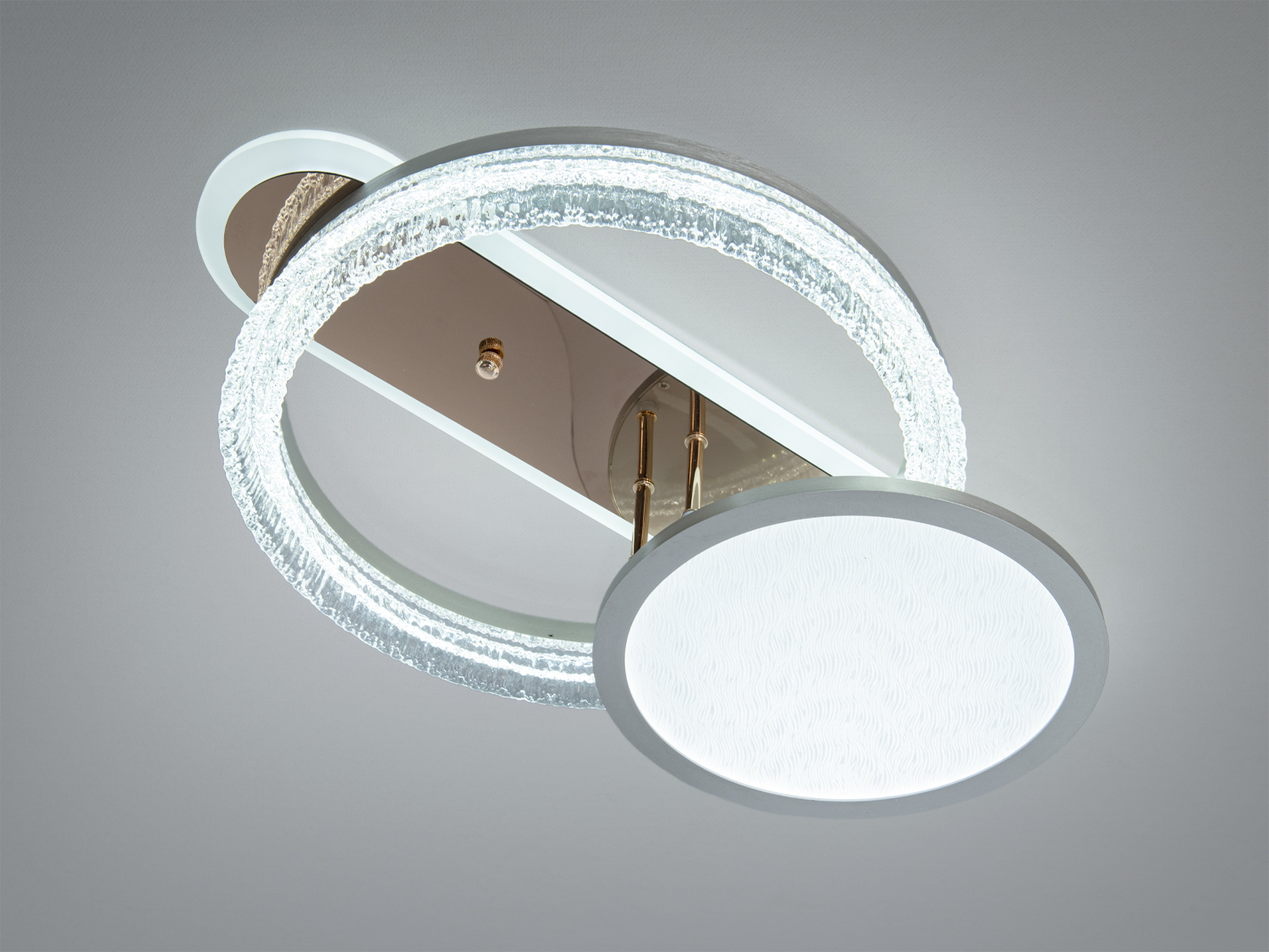 Стельова LED люстра золото 73 W з пультом 3 режими