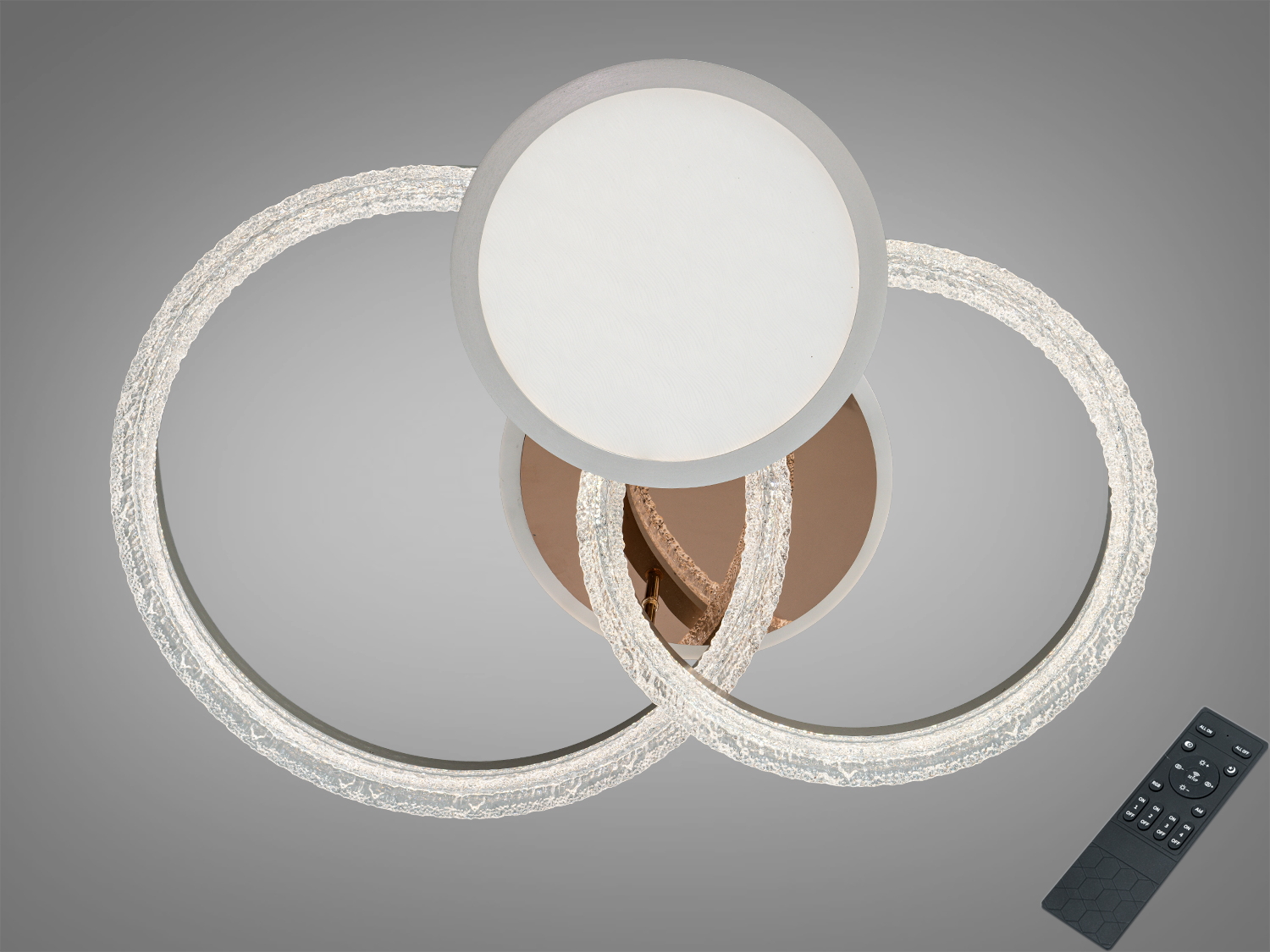 Стельова LED люстра 95 W у золоті з трьома кільцями з текстурованого акрилу, пультом і 3 режимами 3200К/4100К/6500К. Площа до 16 м², низький профіль.