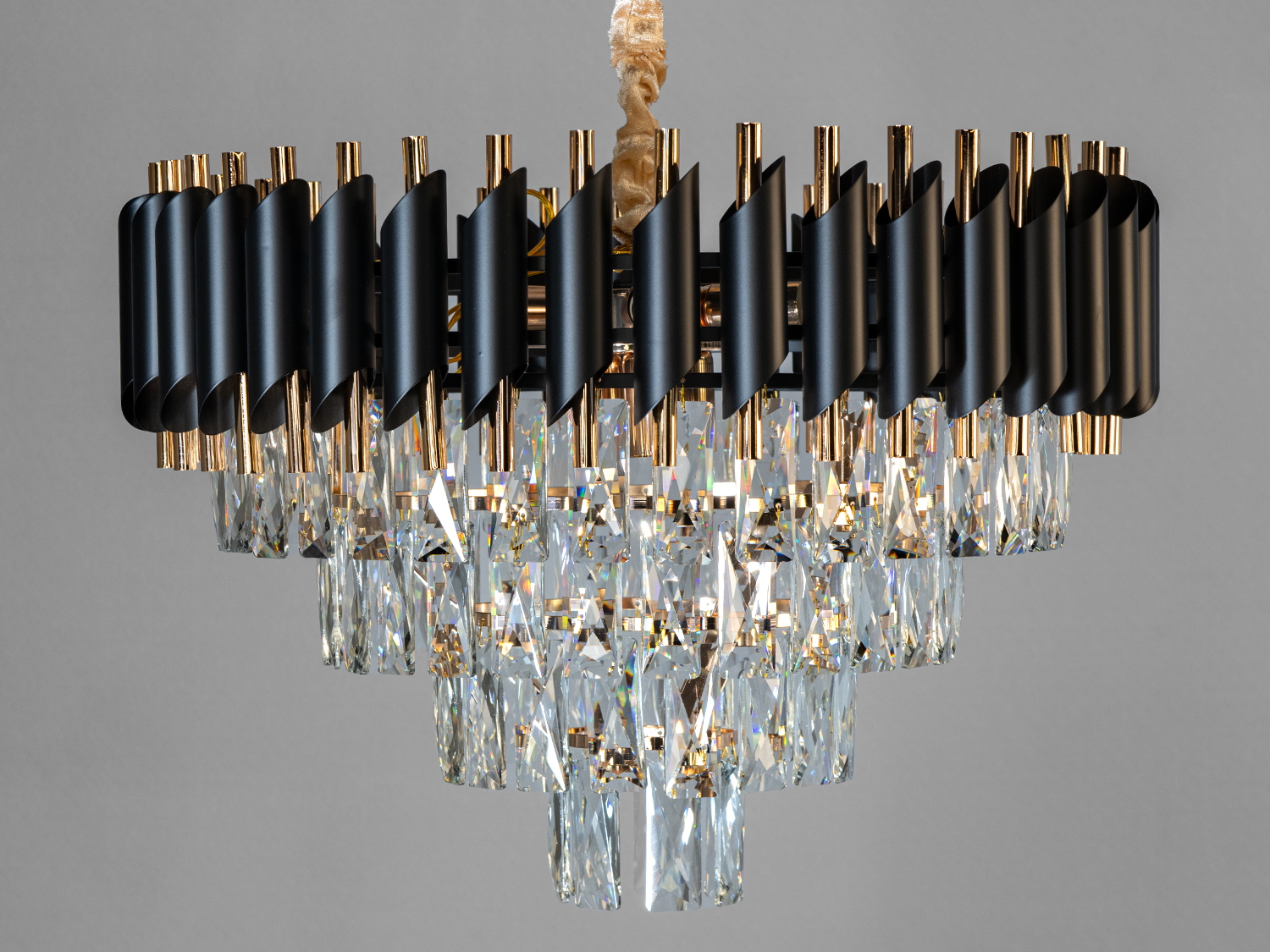 Люстра підвісна Серія 9001 чорний золото 9 ламп кришталь