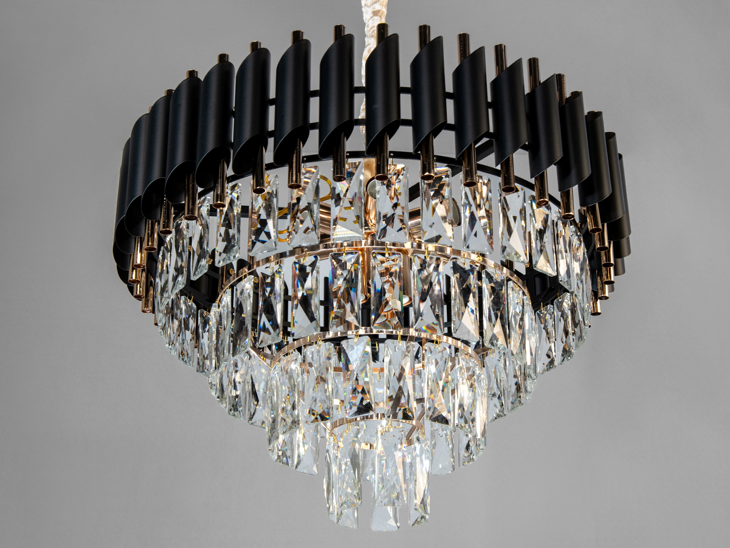 Люстра підвісна Серія 9001 чорний золото 9 ламп кришталь