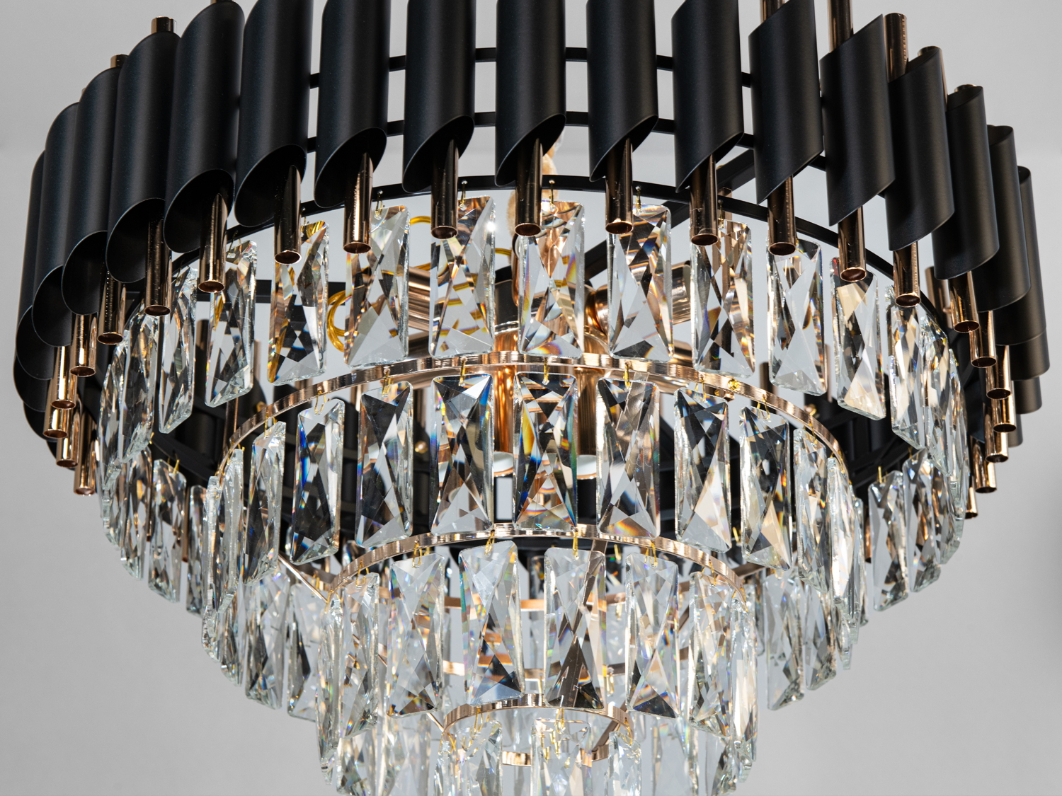 Люстра підвісна Серія 9001 чорний золото 9 ламп кришталь