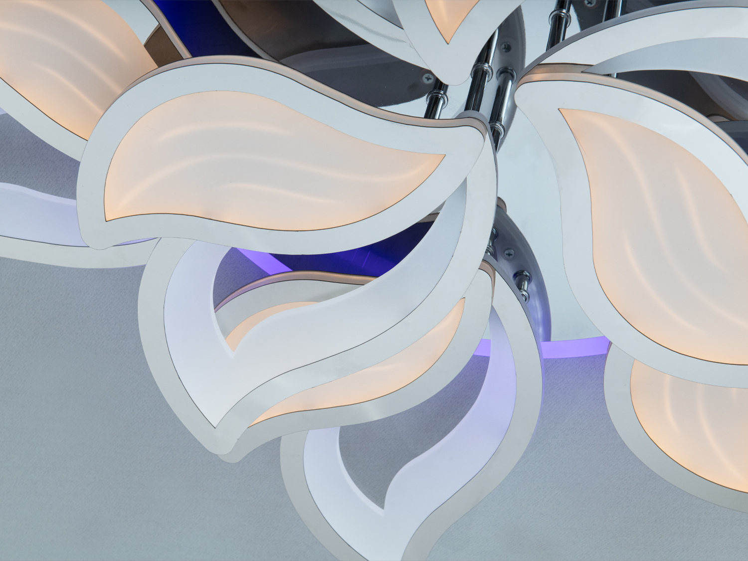 Стельова LED люстра Diasha 9033-6+3HR-LS хром 225Вт з пультом для 40 м²