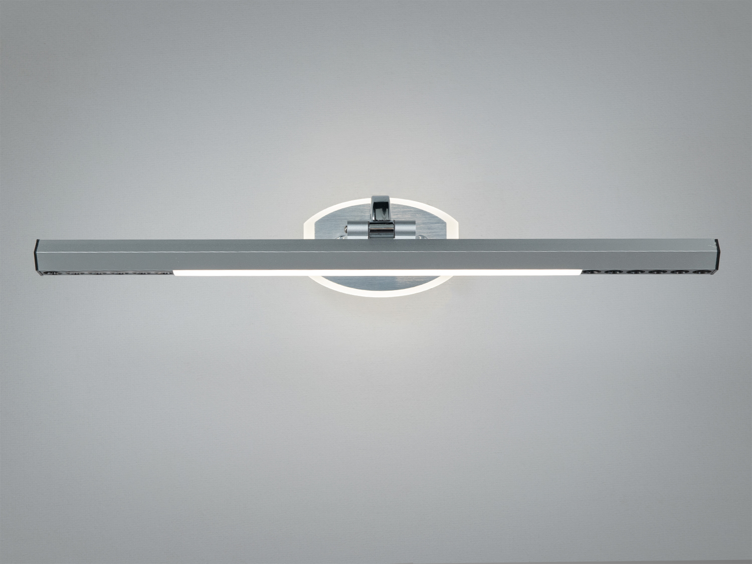 Настінний LED світильник Diasha 9520L-LS сірий 20W створює рівномірну лінію світла для дзеркал і картин з керуванням через настінний вимикач.