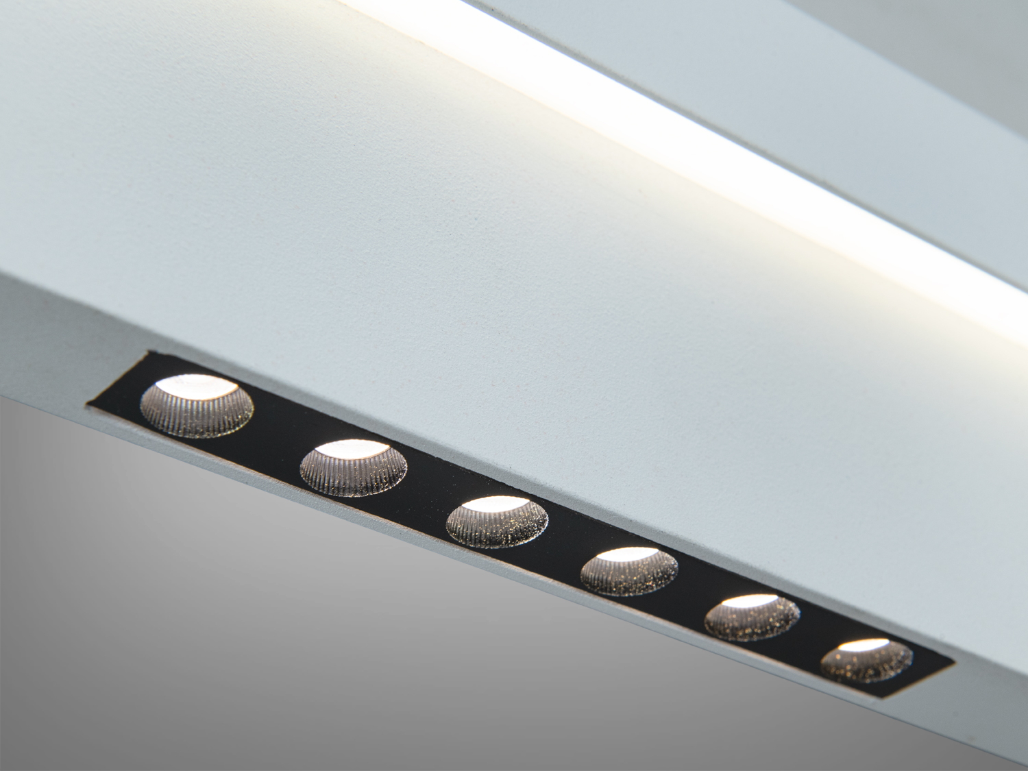 Лінійне бра LED 9646SWH білий 18 Вт для картин і дзеркал