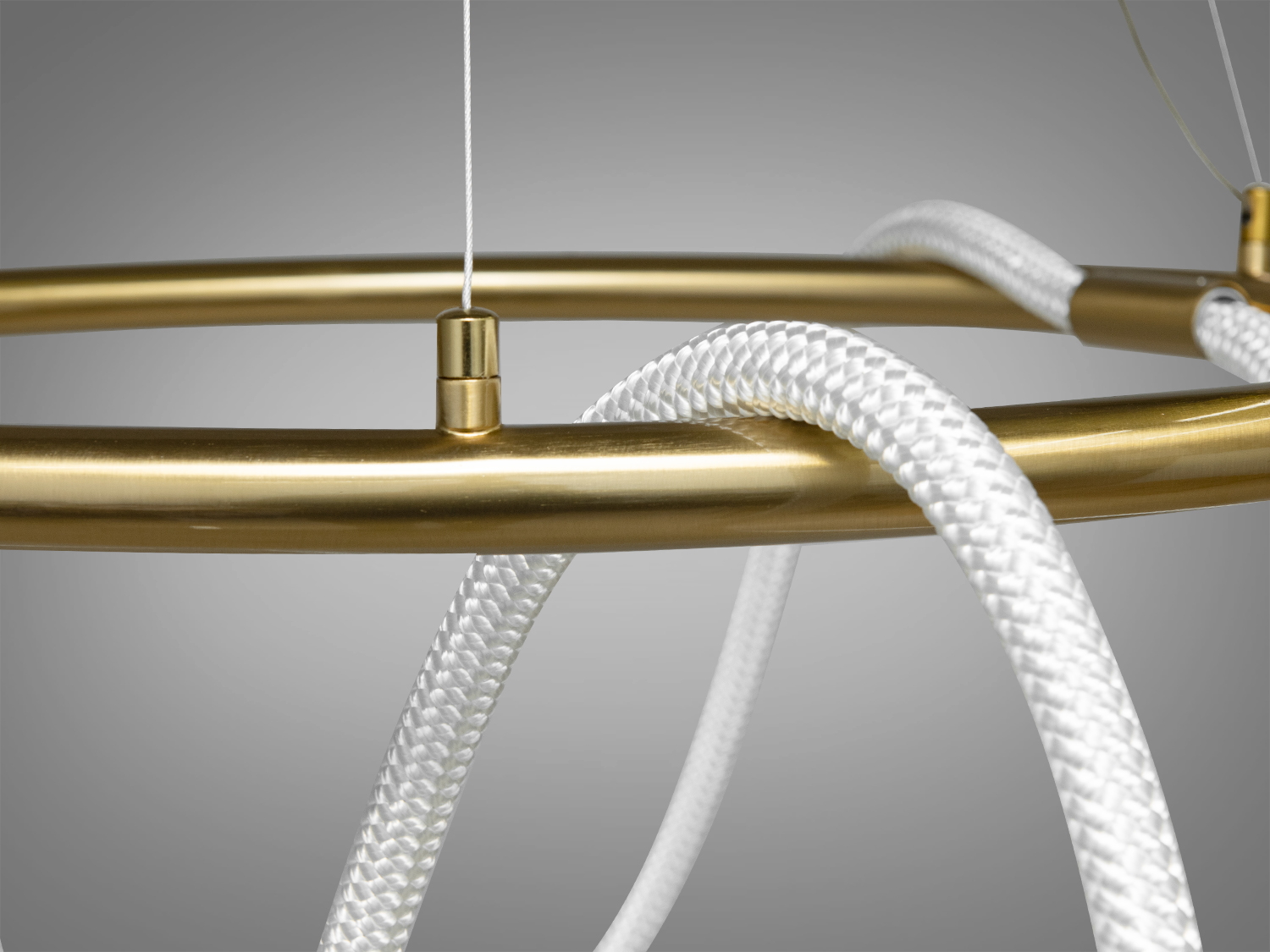 Стильна люстра шланг серії