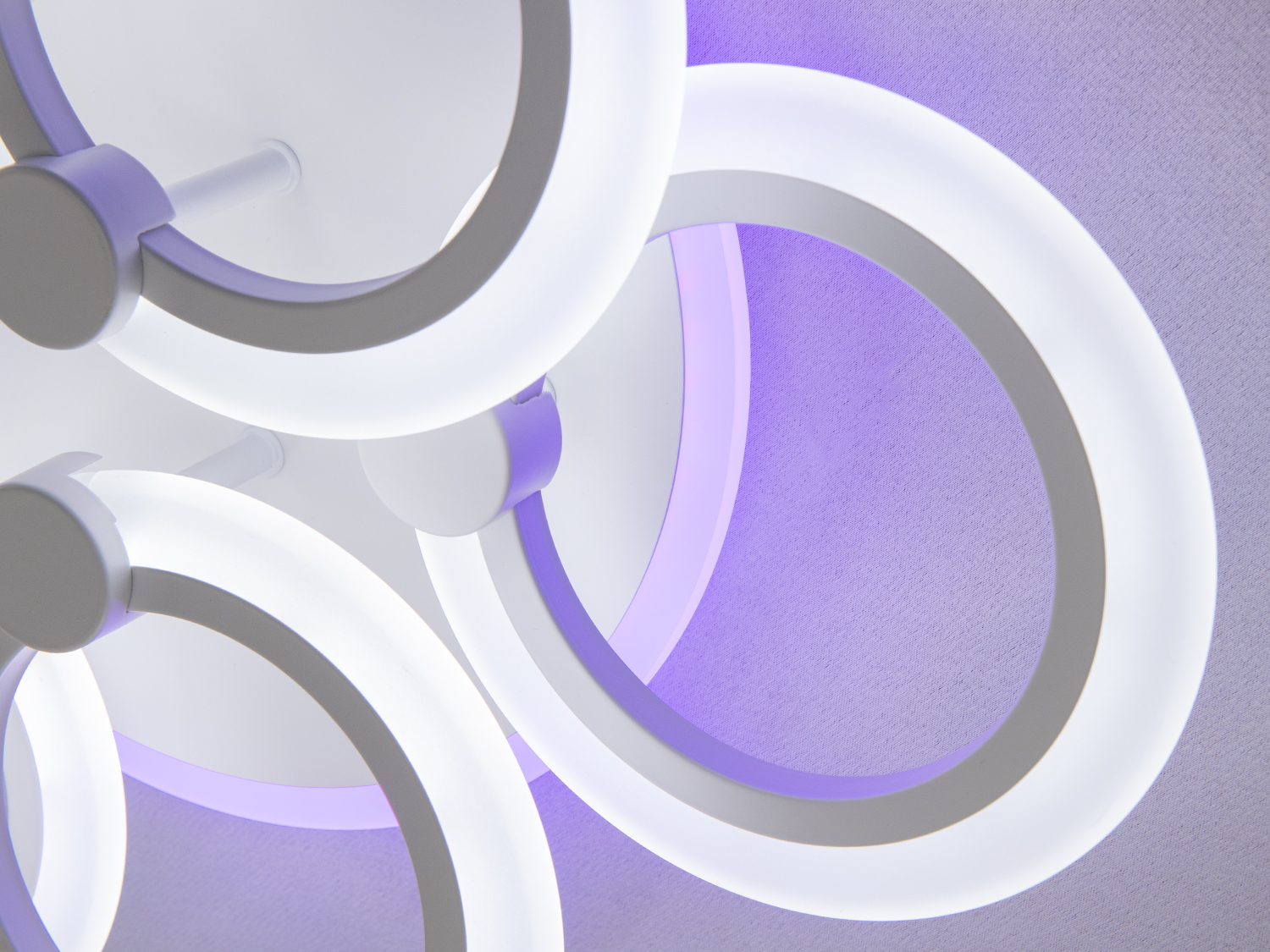 Стельова LED люстра в дитячу з нічником, біла, 85W на 12м2