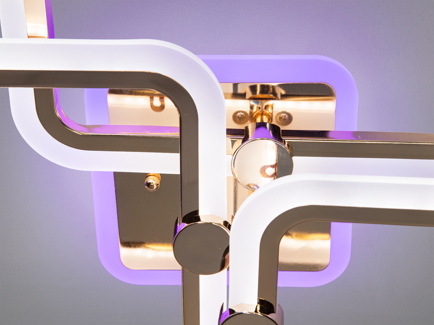 Світлодіодна люстра Серія 8208 золото з пультом і регулюванням яскравості