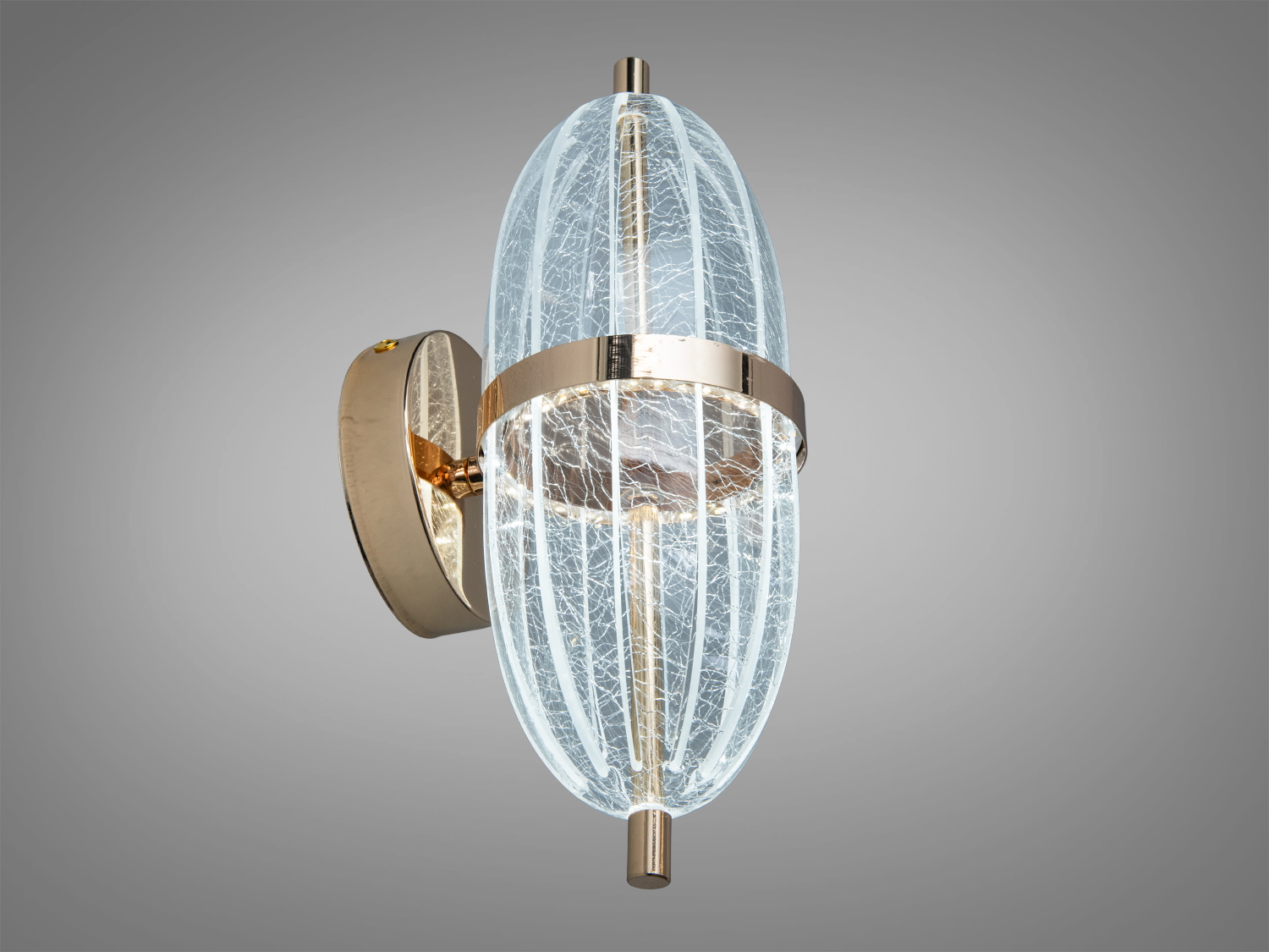 Настінний світильник з кришталевим ефектом, що забезпечує яскраве освітлення. Підходить для монтажу у ванних кімнатах.