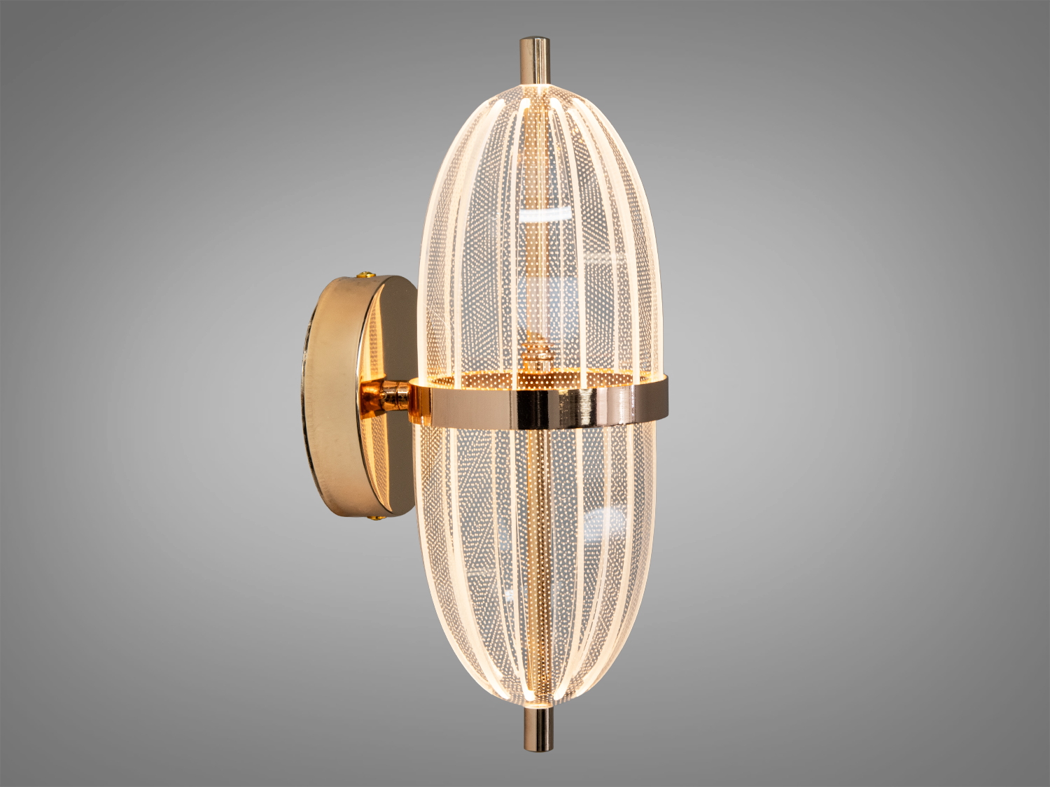 Настінний світильник з овальним скляним абажуром, що створює м’яке розсіяне світло. Підходить для сучасних інтер’єрів.