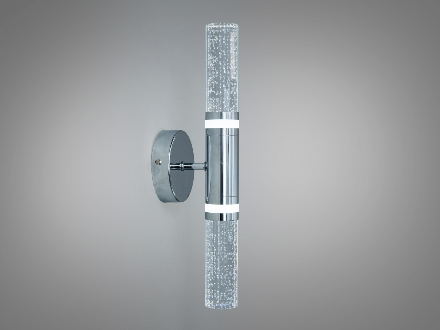 Вертикальний світильник з металевою основою, скляні циліндри з бульбашками, ідеальний для коридорів.