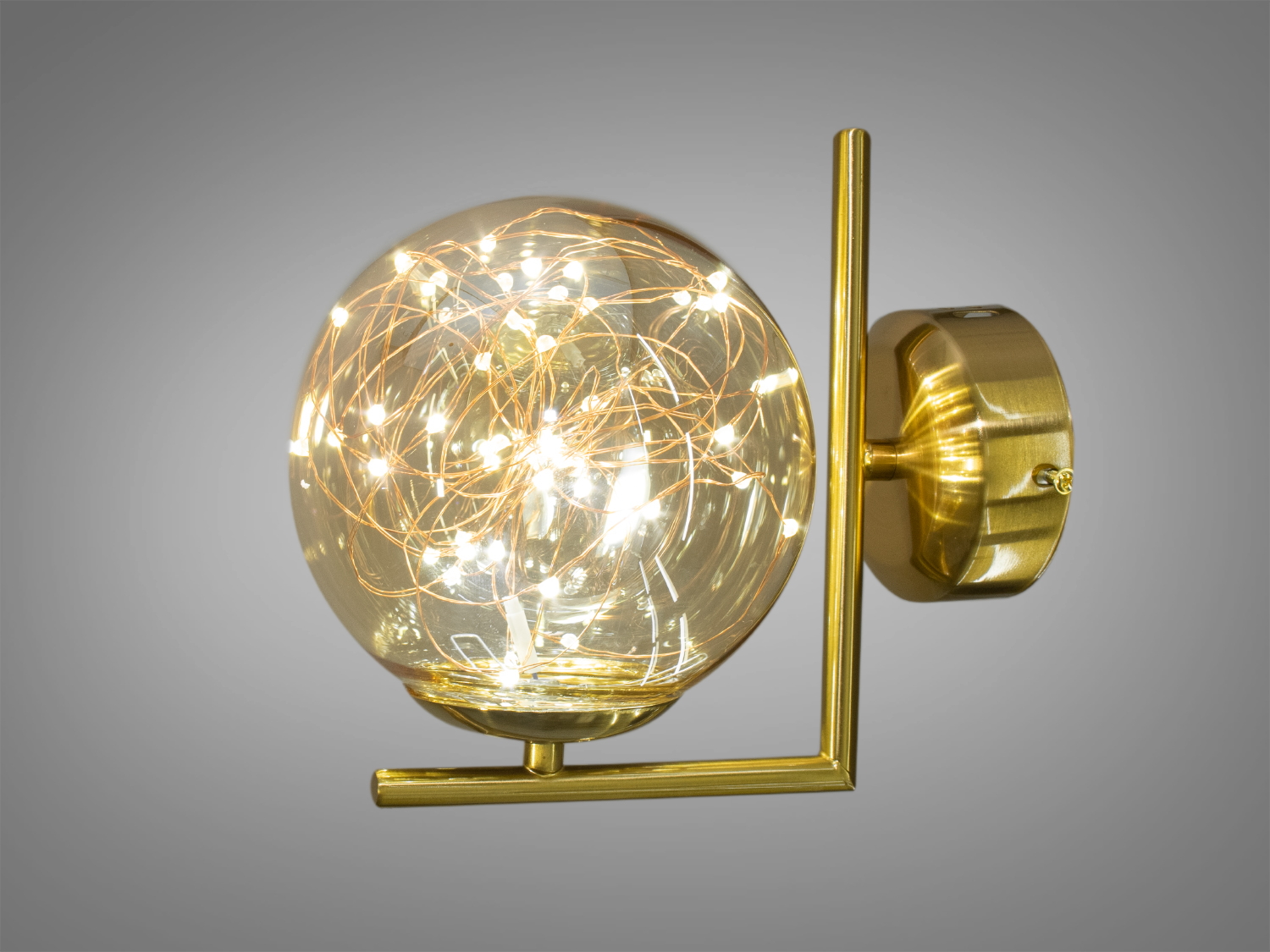 Стильне настінне бра у вітальню у стилі 