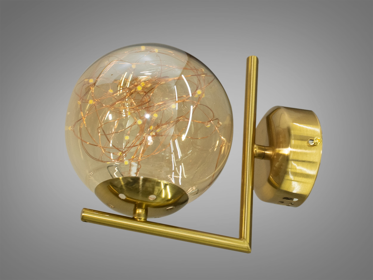 Стильне настінне бра у вітальню у стилі 