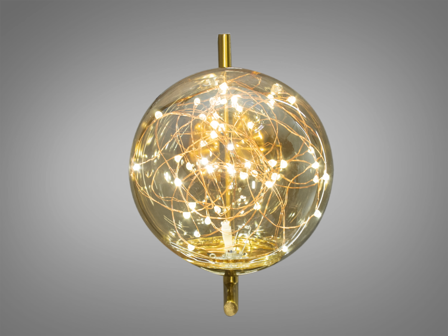 Стильне настінне бра у вітальню у стилі 