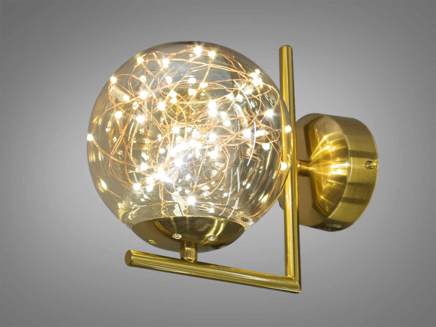 Стильне настінне бра у вітальню у стилі 