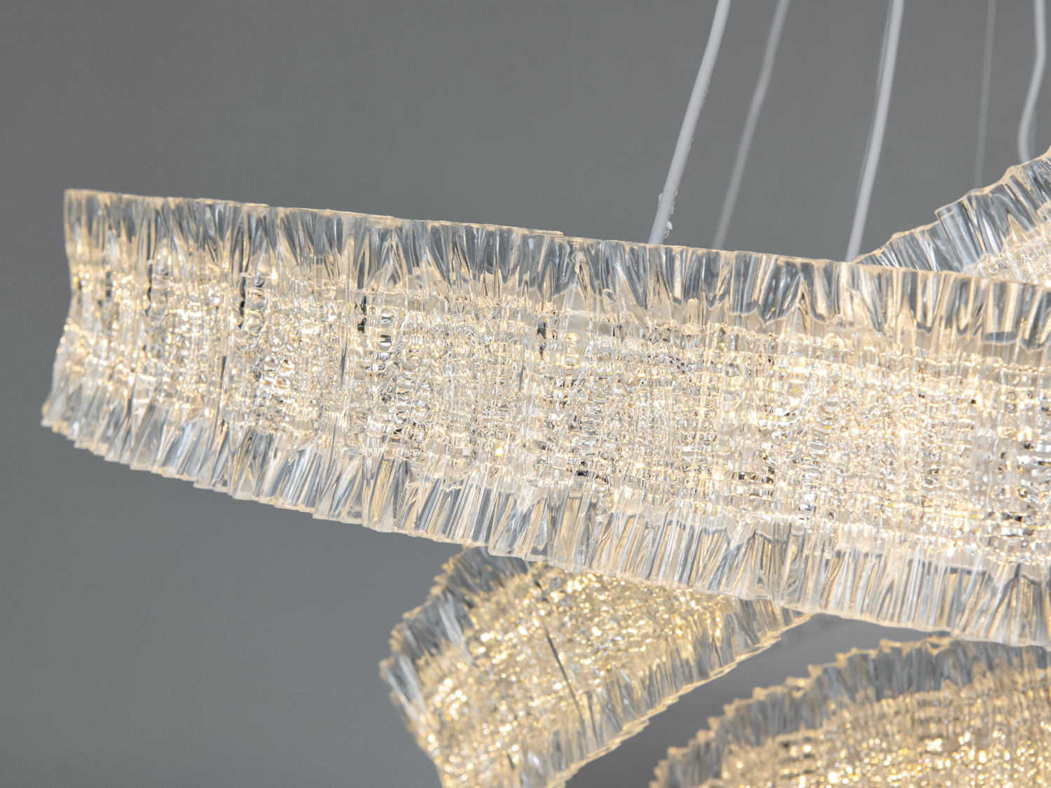 Світлодіодна люстра LED біла з кришталевими кільцями дистанційне керування