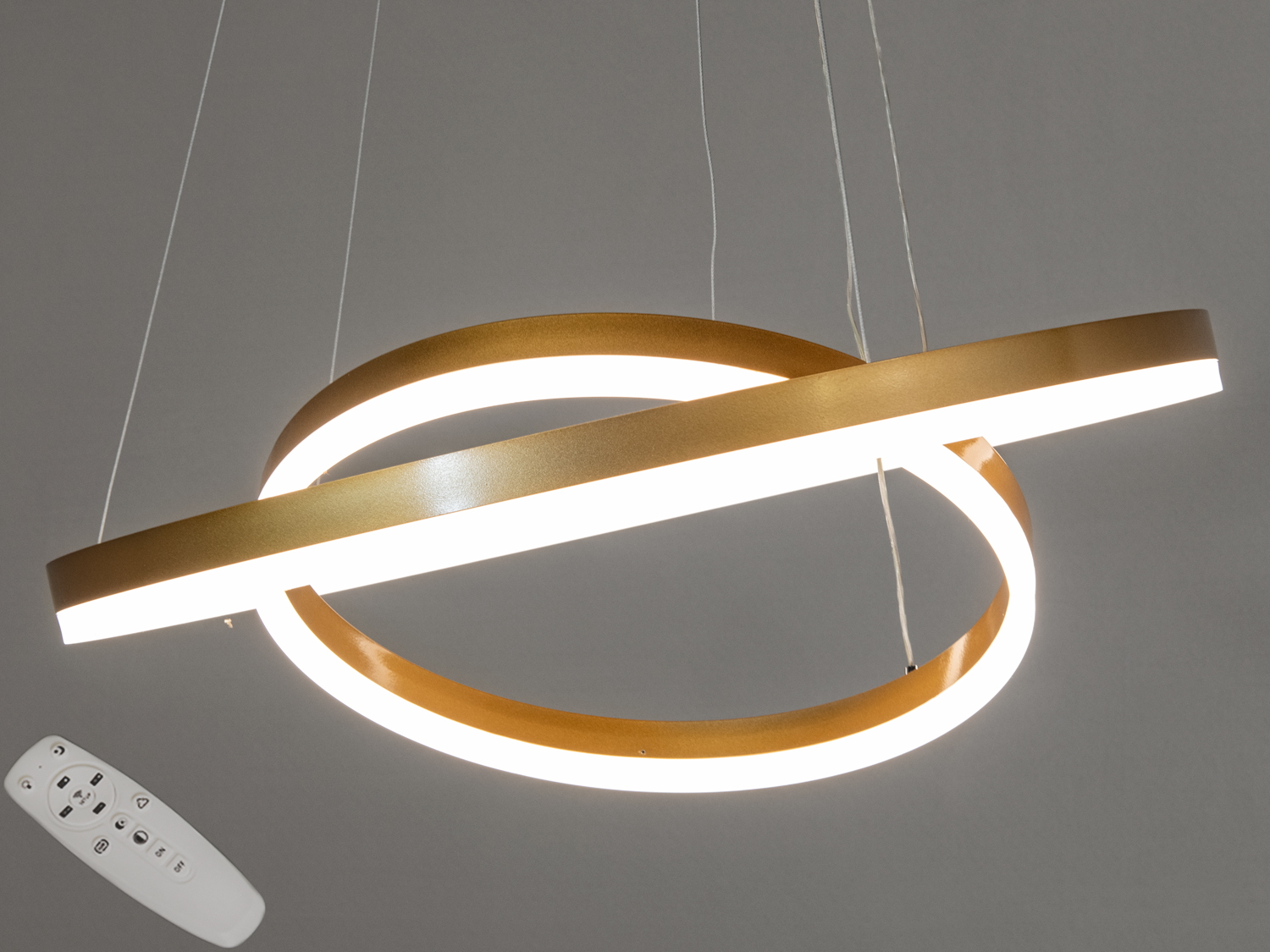 Вигляд збоку: елегантне поєднання кола та горизонтальної лінії підкреслює динамічність дизайну.