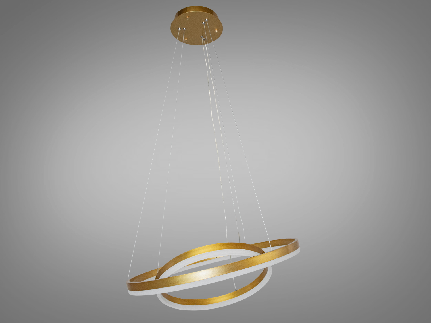 Загальний ракурс: світильник виглядає збалансованим і легким, ідеально вписуючись у сучасний інтерєр.