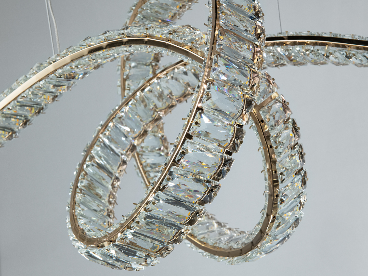 Світлодіодна підвісна люстра Diasha золото 85 Вт пульт керування 15 м²